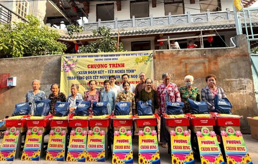 Thiền viện Hải Đức (phường Chánh Hưng) mang Xuân đến cho người dân có hoàn cảnh khó khăn