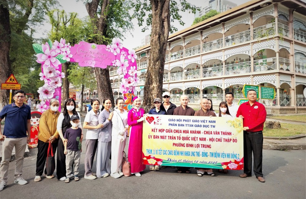 TP.HCM: Phân ban TT-XH Giáo dục Trung ương chia sẻ yêu thương