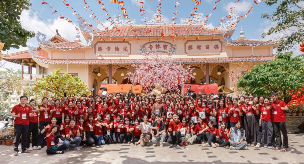 Khánh Hòa: Chùa Bửu Lâm tổ chức Phiên chợ Tết 0 đồng hỗ trợ người dân có hoàn cảnh khó khăn