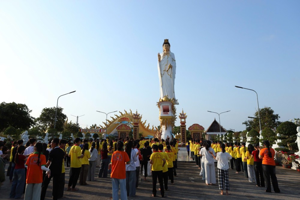 Cà Mau: Hơn 300 bạn trẻ về chùa Vạn Phước- xã Nguyện Việt Khái tham dự Khóa tu “Khai Tâm Đón Tết” 