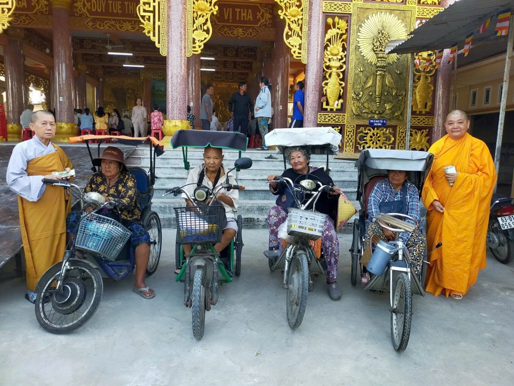 Đồng Tháp: Tịnh xá Ngọc Nguyên tiếp tục chương trình tặng quà Tết san sẻ yêu thương cho bà con khó khăn