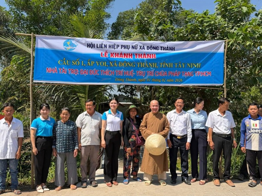 Tây Ninh: Chùa Pháp Tạng trao tặng hai mái ấm tình thương và khánh thành cầu giao thông nông thôn mừng Xuân Bính Ngọ 2026