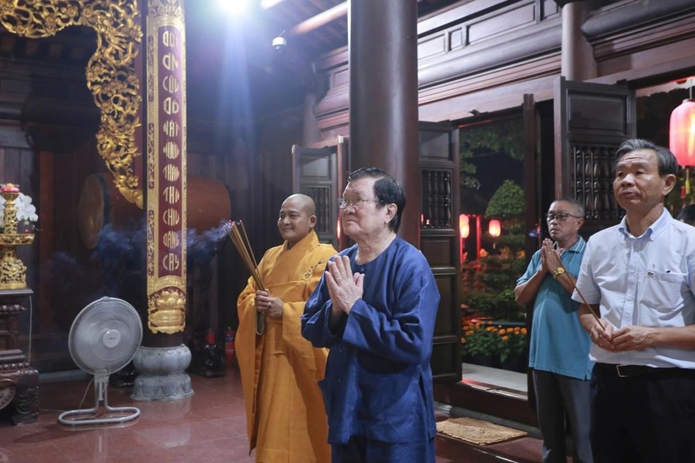 Tây Ninh: Nguyên Chủ tịch nước Trương Tấn Sang dâng hương đầu xuân Bính Ngọ tại chùa Pháp Minh