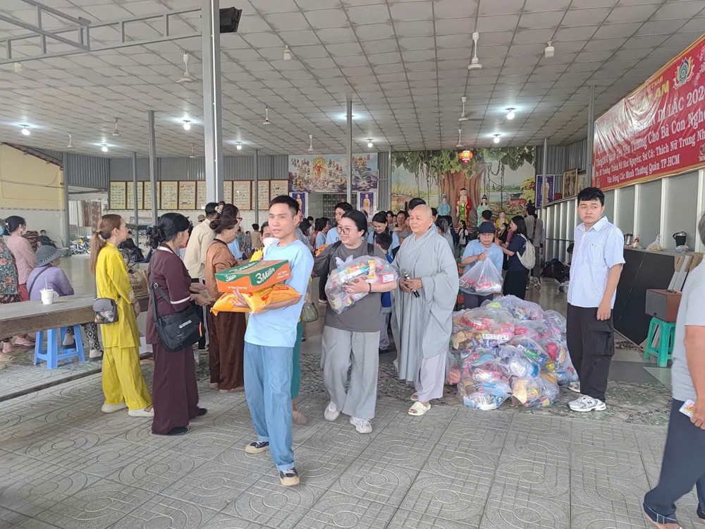 Đồng Tháp: Chùa Nam An tổ chức nhiều chương trình thiện nguyện dịp Xuân Bính Ngọ