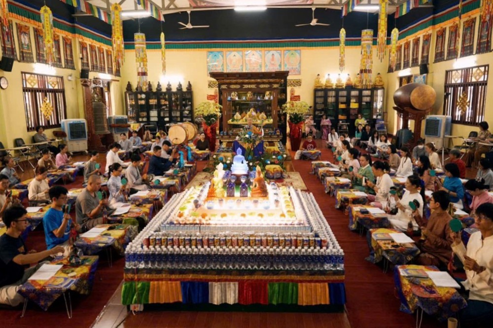 TP.HCM: Hàng trăm Phật tử vân tập tại Tu viện Như Giác dự Lễ đàn Dược Sư – trì tụng 1 triệu biến đầu xuân