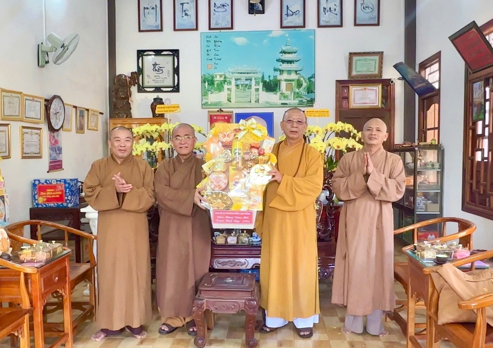 Lâm Đồng: Ban Trị sự GHPGVN tỉnh thăm và chúc Tết Thượng tọa Thích Quảng Tuấn tại chùa Hoa Nghiêm