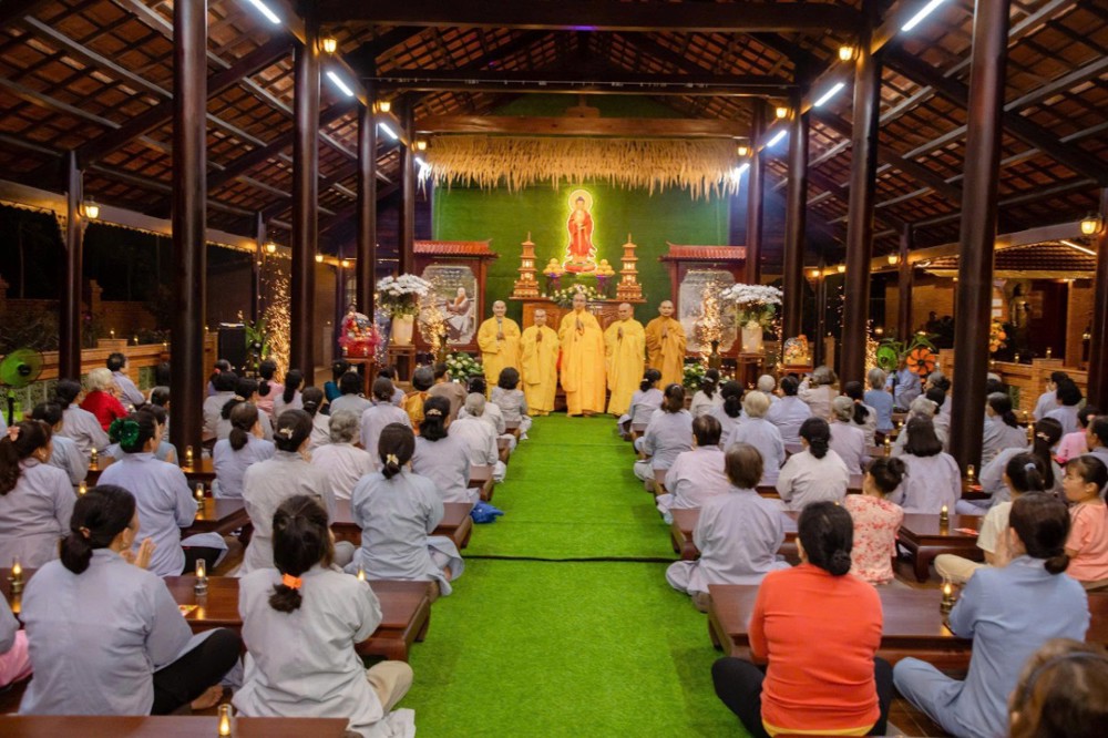 Vĩnh Long: Tỏa sáng tinh thần từ bi – Phát 120 phần quà đầu Xuân tại Chùa An Long