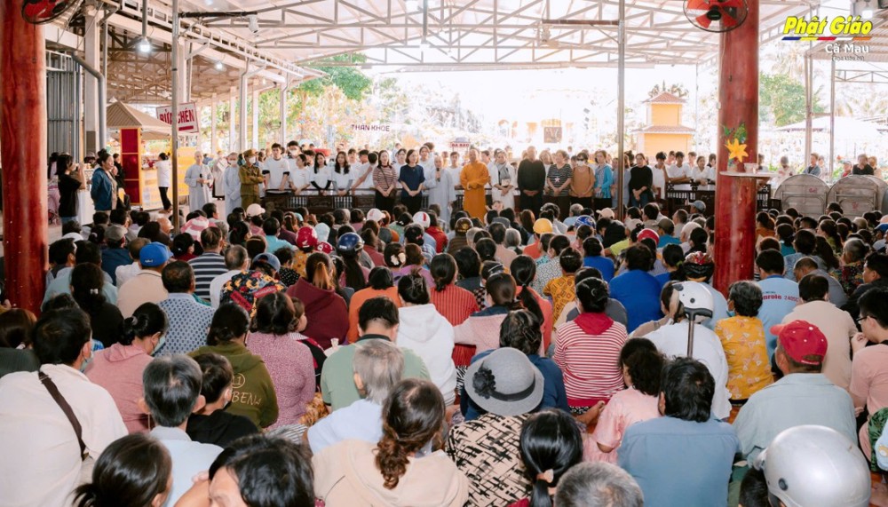 Vĩnh Long: Chùa Giác Hoa tổ chức “Phiên chợ tình thương” lần thứ 4, trao 1.000 phần quà Tết đến bà con khó khăn
