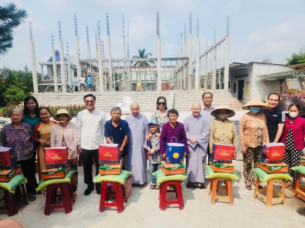 Đồng Tháp: Chương trình Xuân yêu thương – Nghĩa tình tại chùa Phước Long ấp Xuân Sắc, xã Hiệp Đức