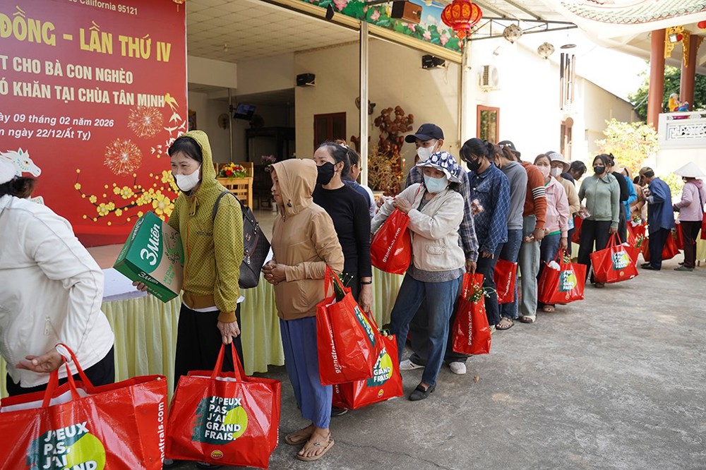 Đồng Nai: Phiên chợ Tết 0 đồng cho bà con địa phương tại chùa Tân Minh