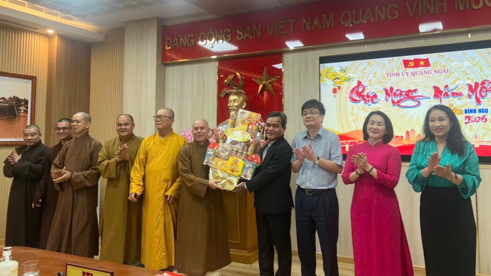 Quảng Ngãi: Ban Trị sự GHPGVN tỉnh thăm và chúc Xuân lãnh đạo các cơ quan tỉnh