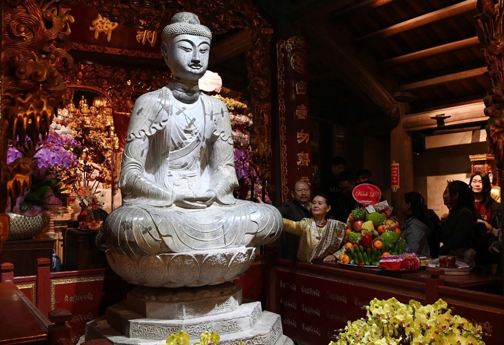 Bắc Ninh: Hàng vạn người đổ về hội chùa Phật Tích xuân Bính Ngọ 2026