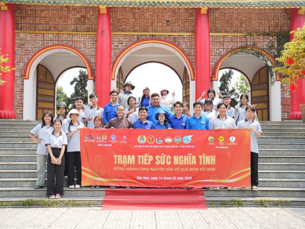 Tây Ninh: Trạm tiếp sức nghĩa tình giúp bà con lao động trên hành trình về quê đón Tết