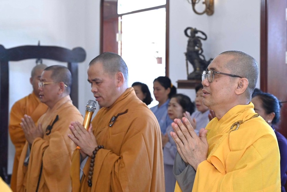 TP.HCM: Chùa Linh Sơn an vị tôn tượng Đức Bổn Sư Thích Ca Mâu Ni