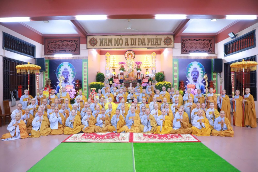 Đồng Nai: Chư Ni Phân ban Ni giới Trung ương khánh tuế Trưởng Phân ban Ni giới Trung ương tại chùa Quang Minh