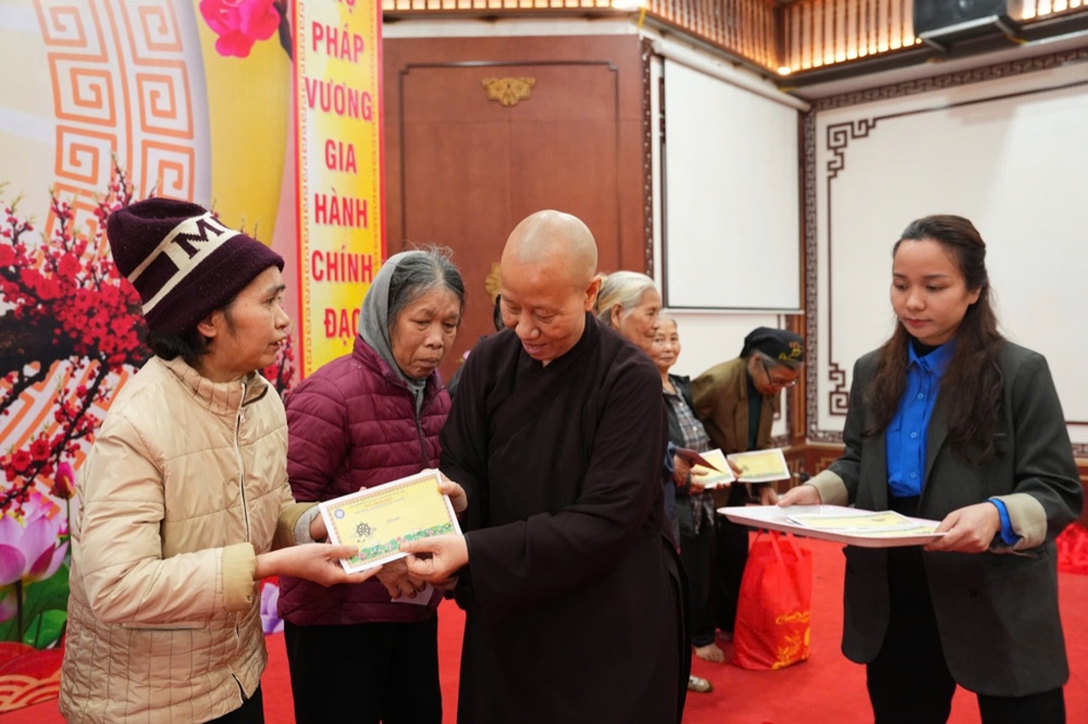 Ý nghĩa chương trình “Xuân từ bi - Tết yêu thương” tại chùa Trăm Gian