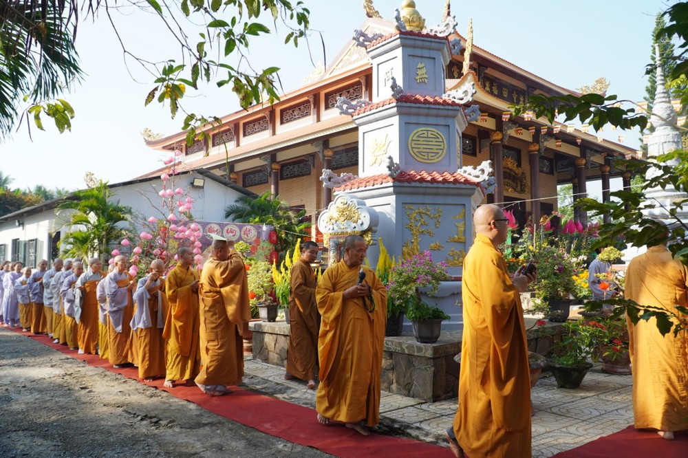 Đồng Tháp: Chùa Phước Điền trang nghiêm lễ Húy kỵ Hòa thượng Thích Thiện Tánh và trao quà từ thiện Xuân Bính Ngọ