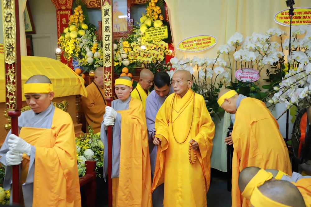 Đồng Nai: Các phái đoàn trang nghiêm viếng tang Ni trưởng Thích Nữ Minh Ấn