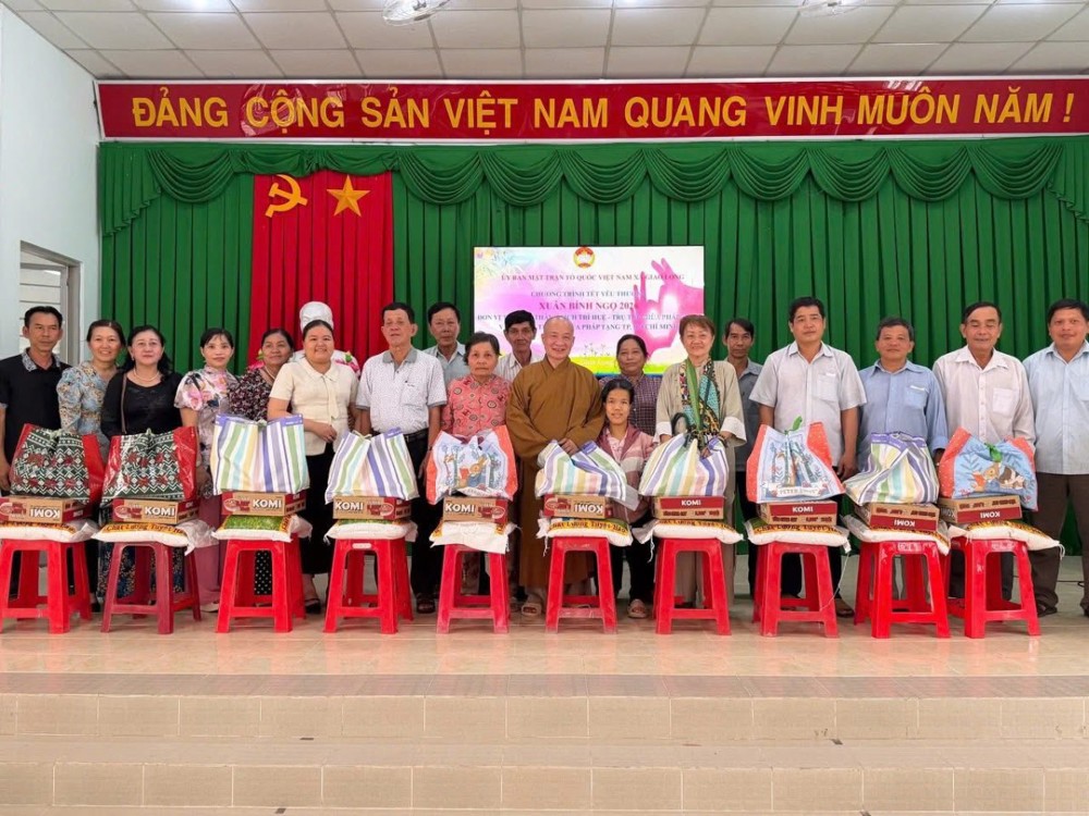 Vĩnh Long: 1.600 suất quà “Tết yêu thương” đến với bà con khó khăn nhân dịp Tết cổ truyền Bính Ngọ 2026