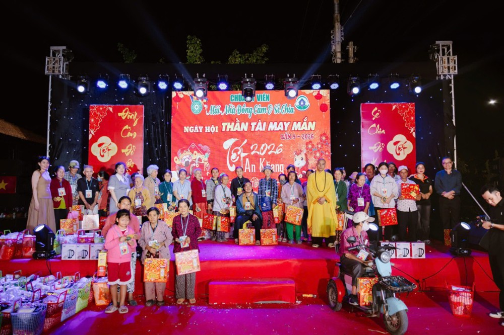 Lâm Đồng: Chùa Kỳ Viên trao 200 phần quà Xuân Bính Ngọ 2026 cho bà con có hoàn cảnh khó khăn