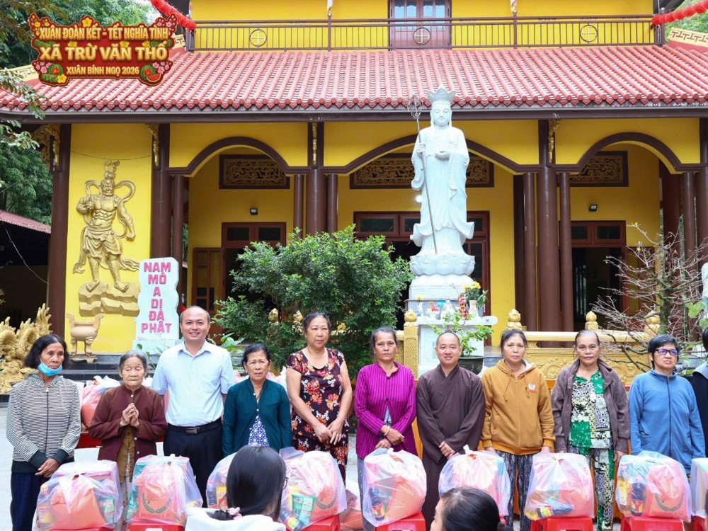 TP.HCM: Ủy ban MTTQVN xã Trừ Văn Thố phối hợp Chùa Tịnh Nghiêm tổ chức chương trình Xuân Đoàn Kết - Tết Nghĩa Tình