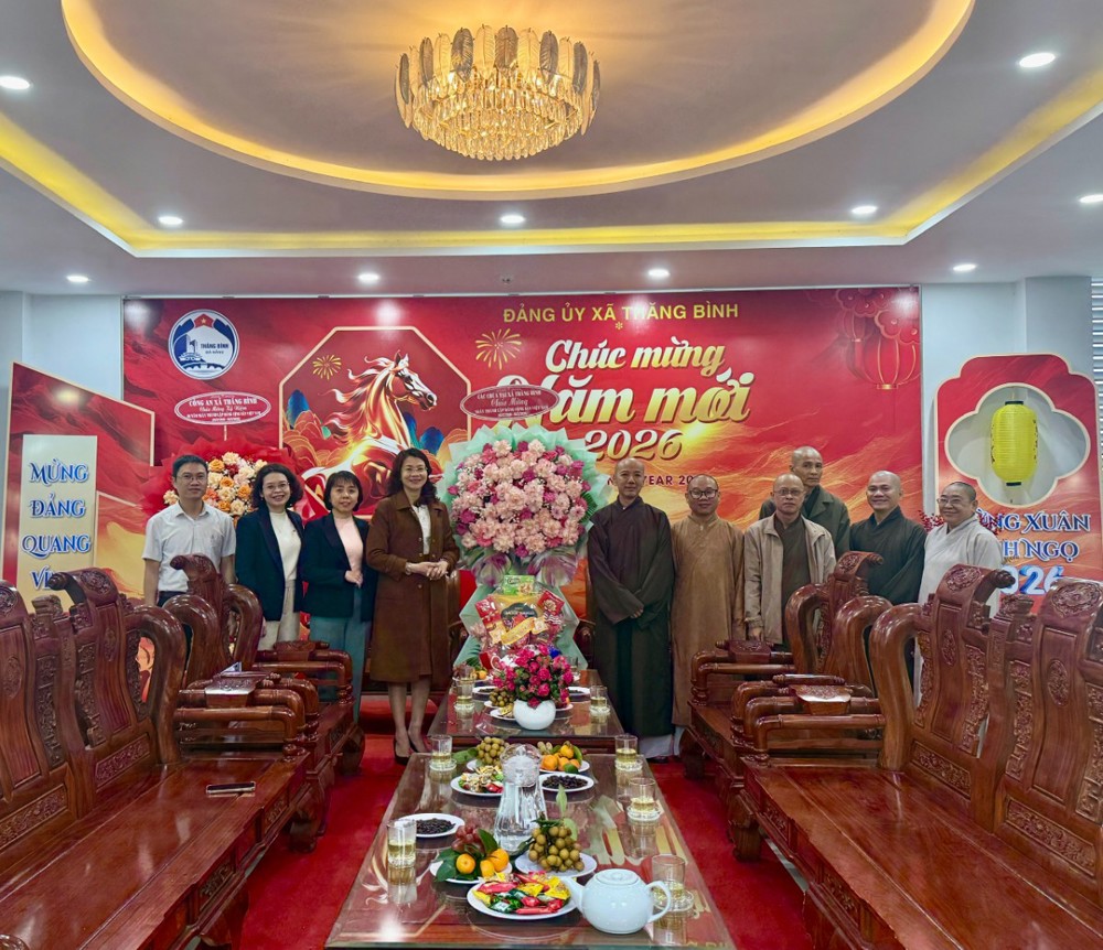 Đà Nẵng: Các cơ sở tự viện tại xã Thăng Bình Tp. Đà Nẵng thăm và chúc Tết nhân dịp kỷ niệm 96 năm ngày thành lập Đảng Cộng Sản  Việt Nam. 