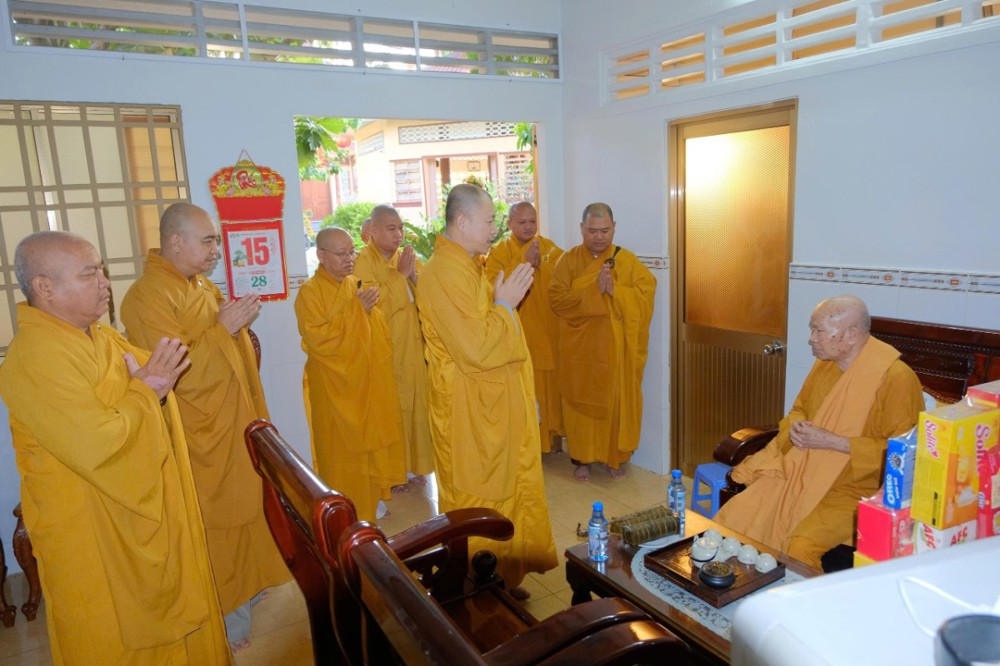 An Giang: Thường trực Ban Trị sự khu vực Văn phòng 1 vấn an, chúc Tết chư Tôn giáo phẩm trong tỉnh