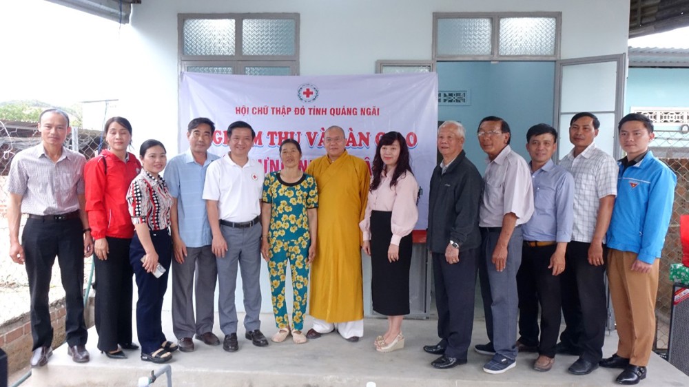 Quảng Ngãi: Bàn giao Nhà Nhân ái cho đồng bào dân tộc thiểu số khó khăn