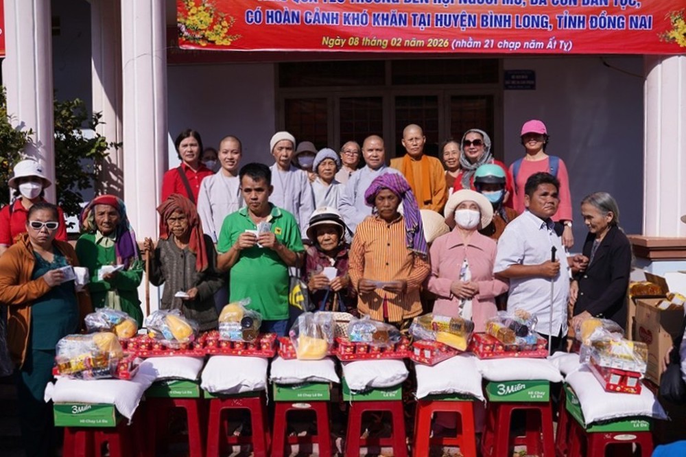 Đồng Nai: Ban Từ thiện Xã hội tỉnh phối hợp các tự viện trao quà Tết đến bà con địa phương