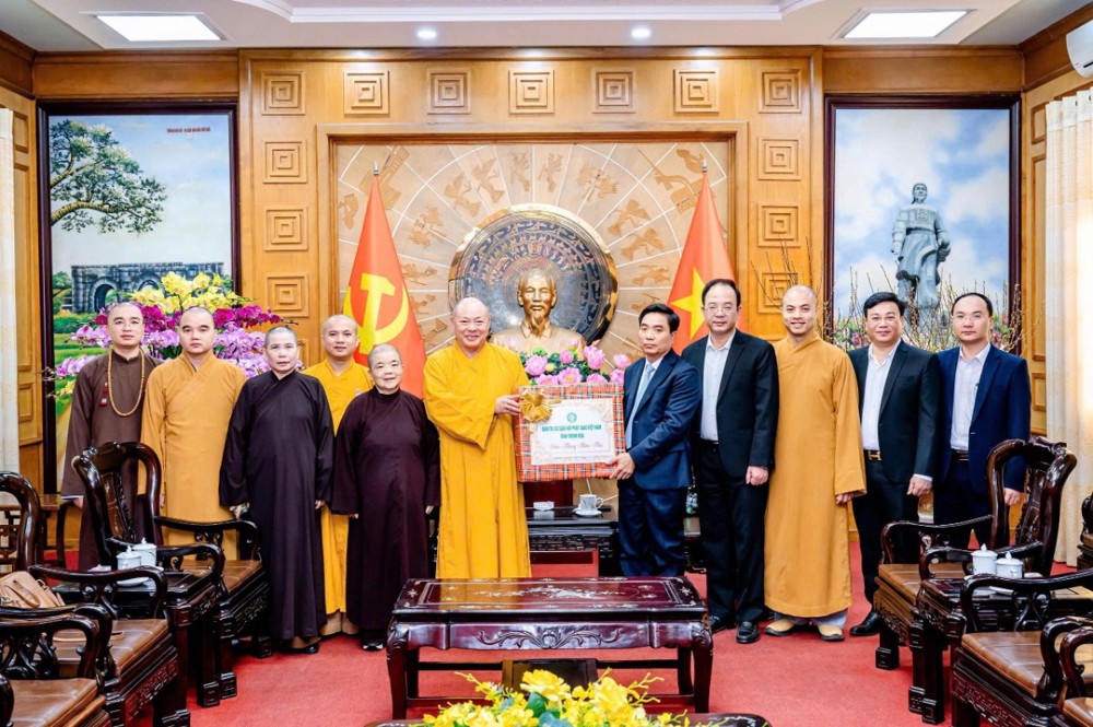Thanh Hóa: Ban Trị sự Phật giáo tỉnh thăm, chúc Tết lãnh đạo Tỉnh uỷ và các cơ quan ban ngành tỉnh