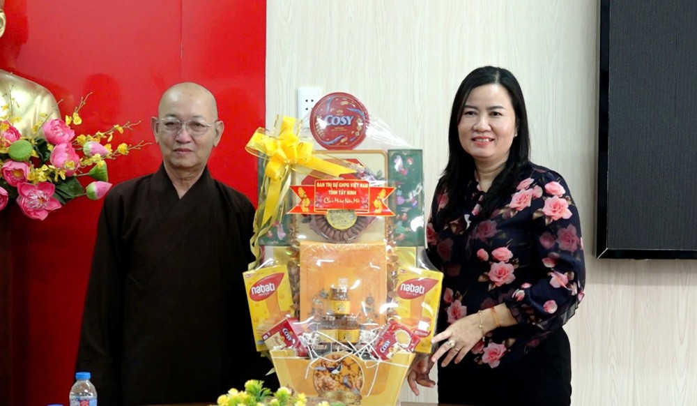 Tây Ninh: Ban Trị sự Phật giáo tỉnh thăm Xuân, chúc Tết lãnh đạo Đảng ủy, HĐND, UBND xã Mỹ Hạnh