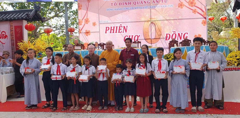 Lâm Đồng: Tổ đình Quảng Ân tổ chức “Phiên chợ Xuân 0 đồng” chia sẻ với bà con nhân dịp Xuân Bính Ngọ