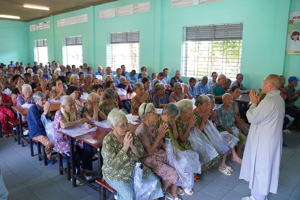Đồng Nai: Chùa Tân Minh lan tỏa yêu thương đến bà con tại Trung tâm Bảo trợ xã hội Tân Hiệp