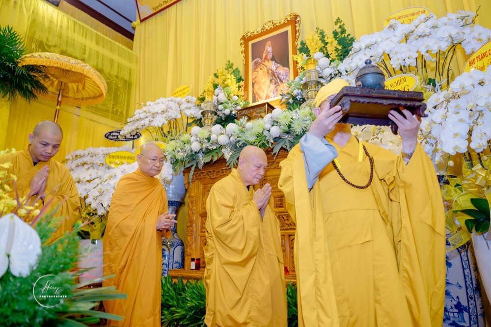 Trung ương Giáo hội viếng tang Trưởng lão Hòa thượng Thích Như Tín