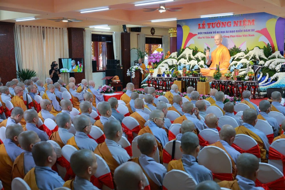 TP.HCM: Trang nghiêm Lễ tưởng niệm Đức Thánh Tổ Ni Đại Ái Đạo Kiều Đàm Di tại chùa Thiền Tôn 1