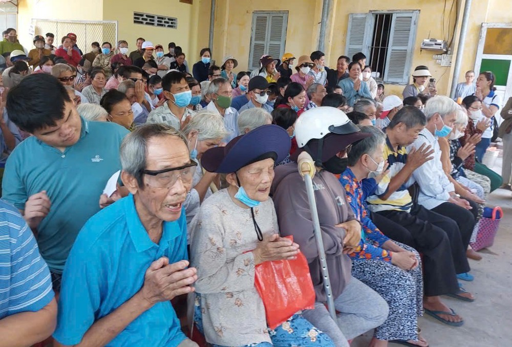 Đồng Tháp: Phân ban QLCCSBT từ thiện xã hội Phật giáo (Ban TT-XH TƯ) trao 609 phần quà đến người khiếm thị và hộ nghèo