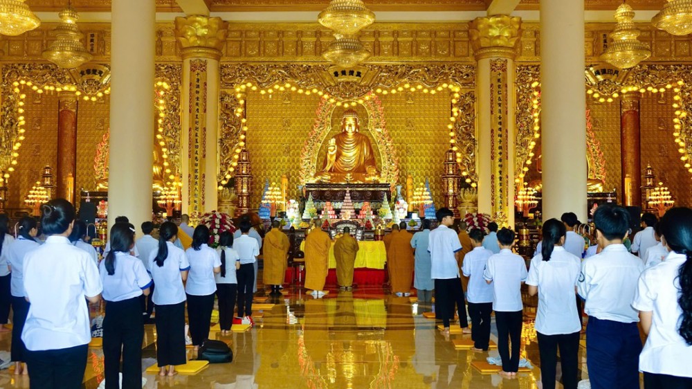 Đồng Nai: Ánh sáng chánh pháp lan tỏa qua khóa tu Bát Quan Trai tại chùa Phật Quốc Vạn Thành