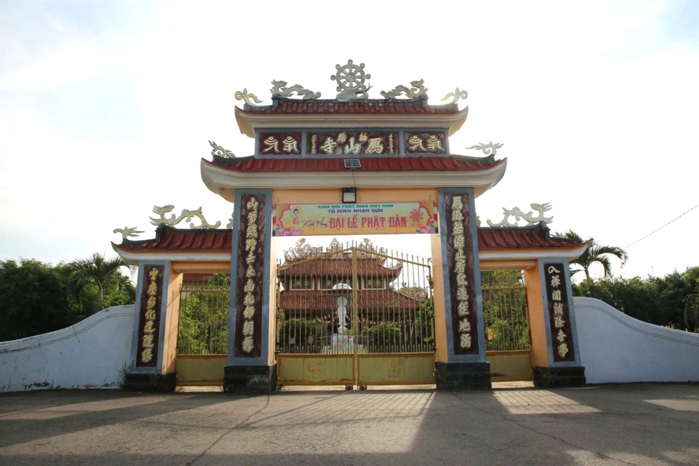 Chùa cổ Nhạn Sơn: Hai pho tượng đá tương truyền trồi lên từ lòng đất 5