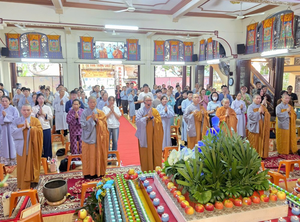 TP.HCM: Quan Âm Tu Viện tổ chức khóa tu chuyên trì Chú Dược Sư cầu nguyện quốc thái dân an đầu Xuân Bính Ngọ