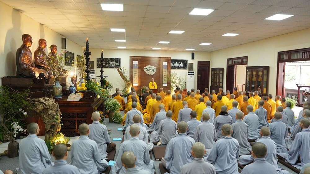 Ngày thứ hai của khóa tu xuất sĩ tại chùa Vạn Phúc: "Thắp sáng tình huynh đệ" – nuôi lớn Tăng đoàn hòa hợp