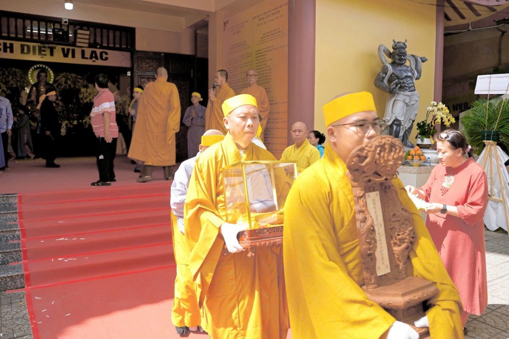 Cần Thơ: Trang nghiêm lễ truy niệm và phụng tống kim quan cố Hòa thượng Thích Minh Lý