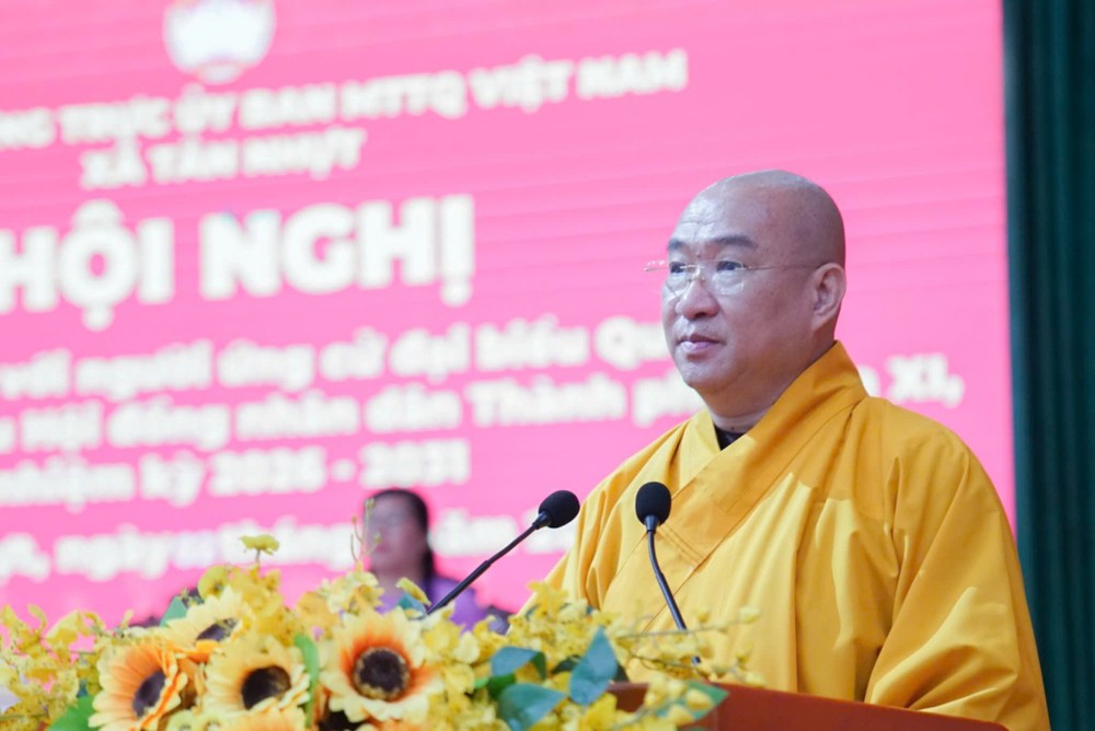 Thượng tọa Thích Phước Nguyên tham dự Hội nghị tiếp xúc cử tri tại điểm bầu cử số 13