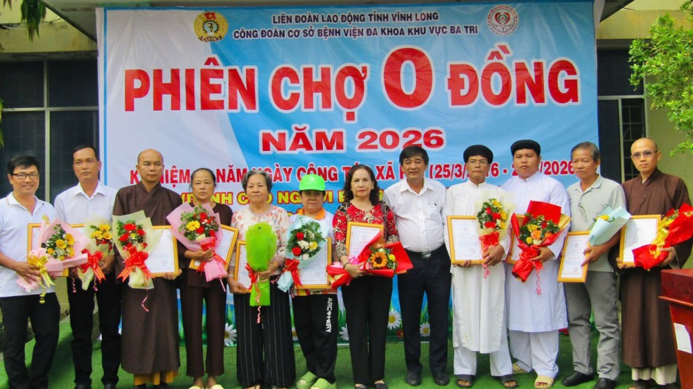 Vĩnh Long: Lan tỏa yêu thương qua"phiên chợ 0 đồng” – Hơi ấm nghĩa tình tại Bệnh viện Đa khoa khu vực Ba Tri