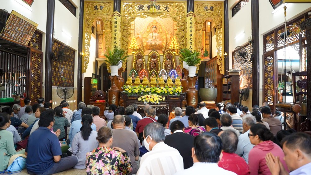 TP.HCM: Chùa Giác Tánh tổ chức khóa tu, trao 200 phần quà cho người khiếm thị có hoàn cảnh khó khăn