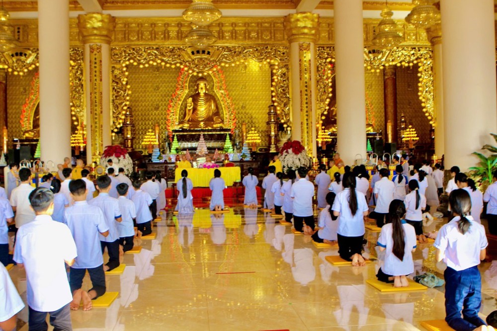 Đồng Nai: Hơn 600 Phật tử tham dự khóa tu Bát Quan Trai đầu xuân tại chùa Phật Quốc Vạn Thành