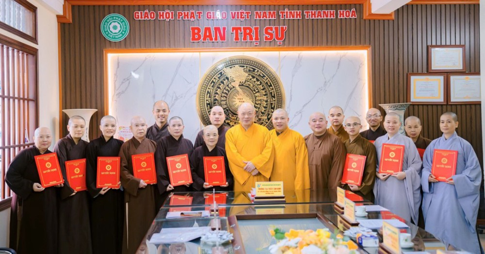 Thanh Hóa: Ban Trị sự Phật giáo tỉnh gặp mặt đầu năm và trao Quyết định, con dấu đến các Ban Quản trị trực thuộc