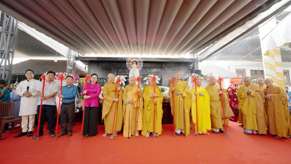 Vĩnh Long: Trang nghiêm lễ động thổ xây dựng tôn tượng Quán Thế Âm cao 33m tại chùa Quan Âm