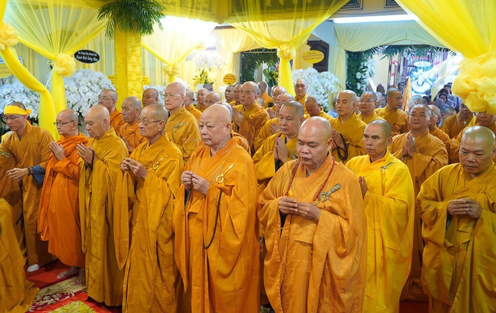 TP.HCM: BTS GHPGVN Thành phố cùng nhiều phái đoàn trang nghiêm viếng tang Trưởng lão Hòa thượng Thích Như Tín