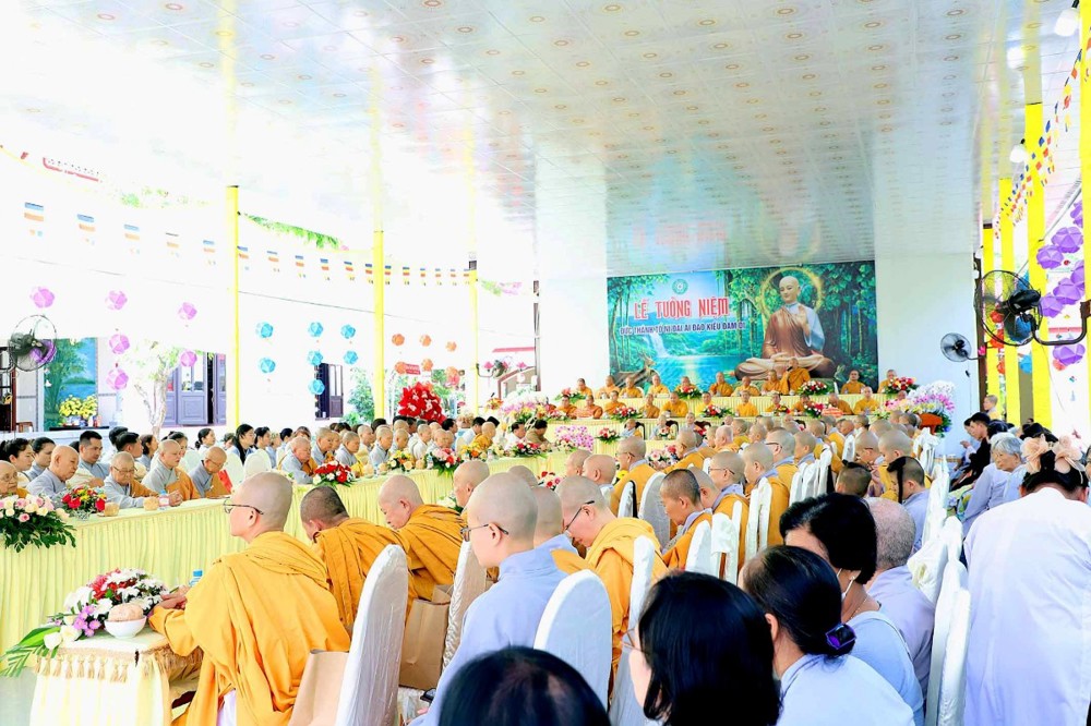 TP.HCM: Lễ Tưởng niệm Đức Thánh Tổ Ni Đại Ái Đạo tại Chùa Huệ Sơn