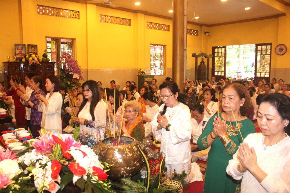 TP.HCM: Trang nghiêm Đại lễ Rằm tháng Giêng tại chùa Bửu Quang theo truyền thống Phật giáo Nguyên thủy